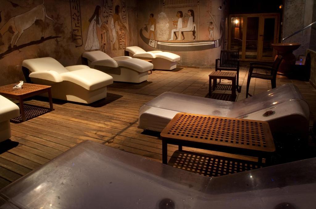 Spa Hotel Ciudad De Teruel Bagian luar foto